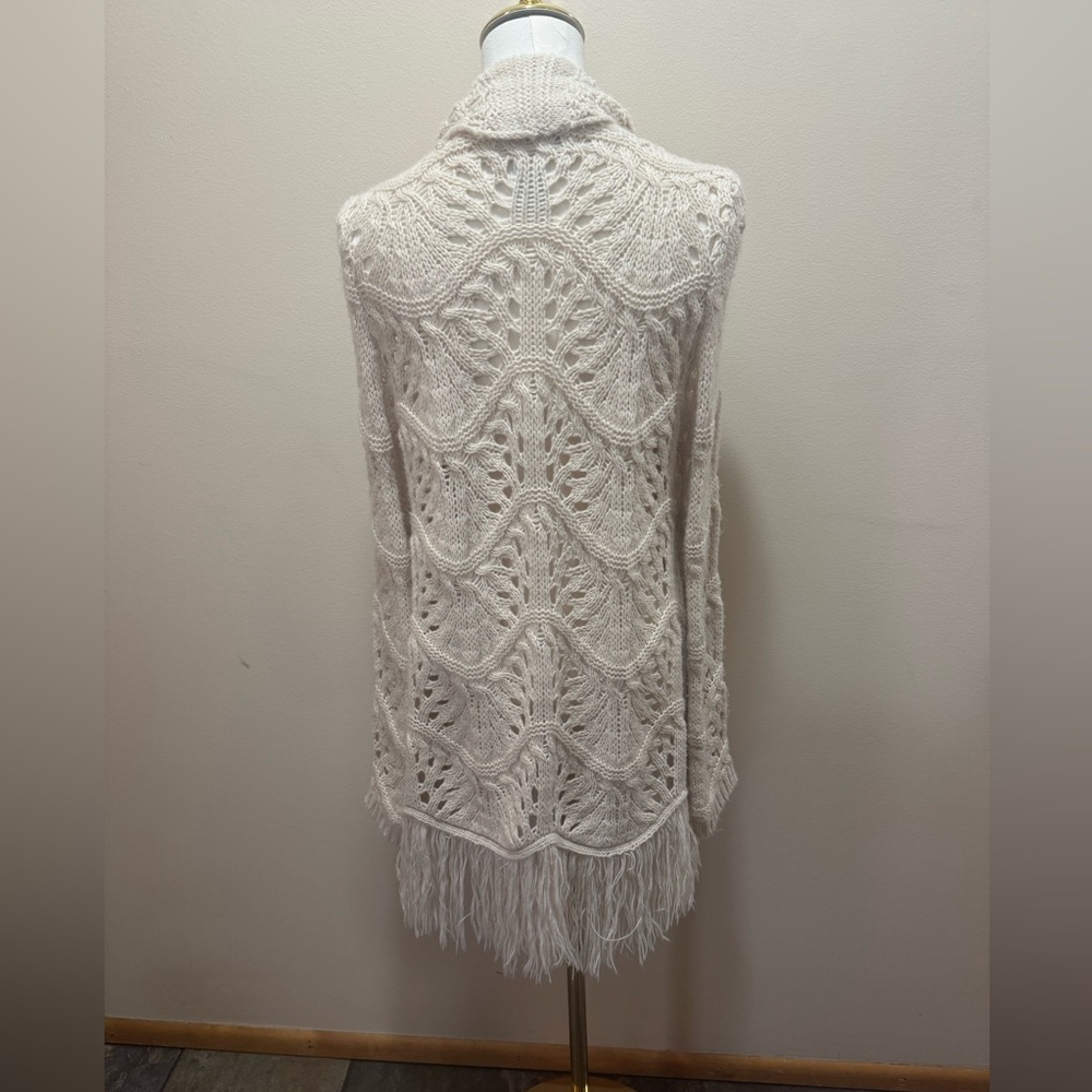 The Paragon Cable Knit Cardigan - Picture 4 of 6